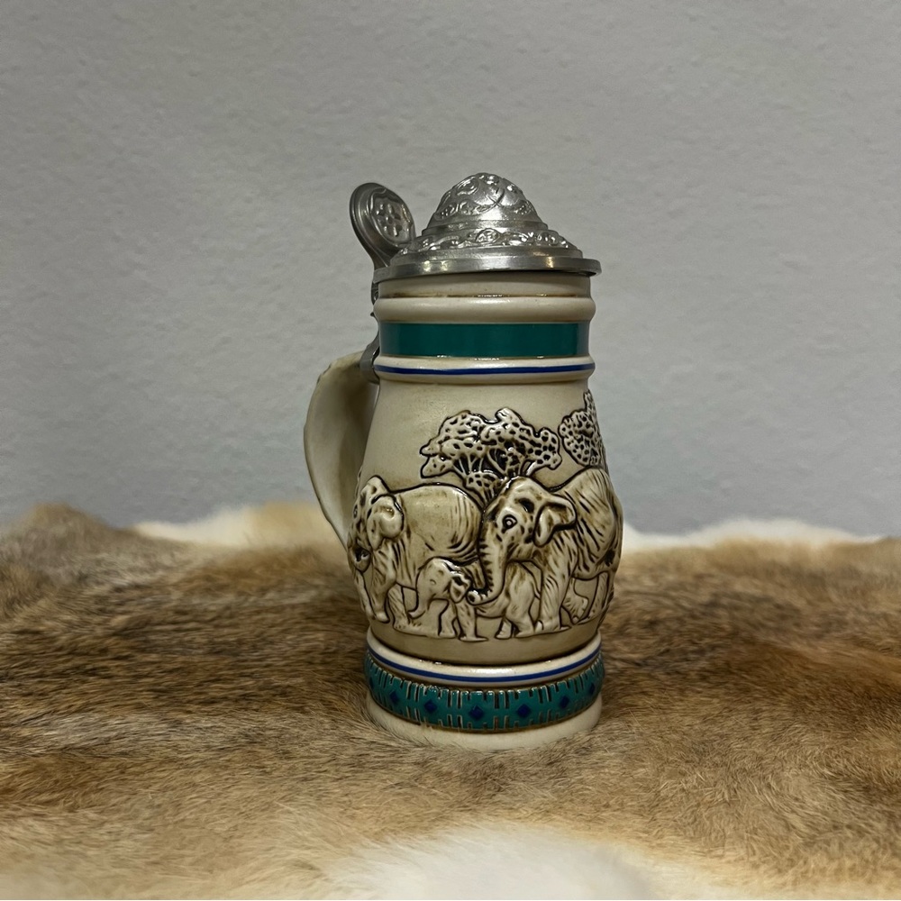 Vintage Avon Collectibles Stein Endangered Species: The Asian Elephant EUC